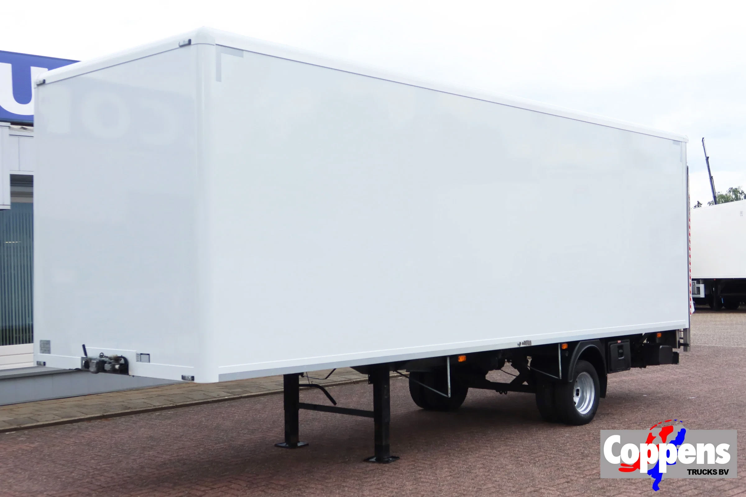 Veldhuizen 2022 - P 47-3. Gesloten + Dhollandia 1.000 kg afbeelding 1