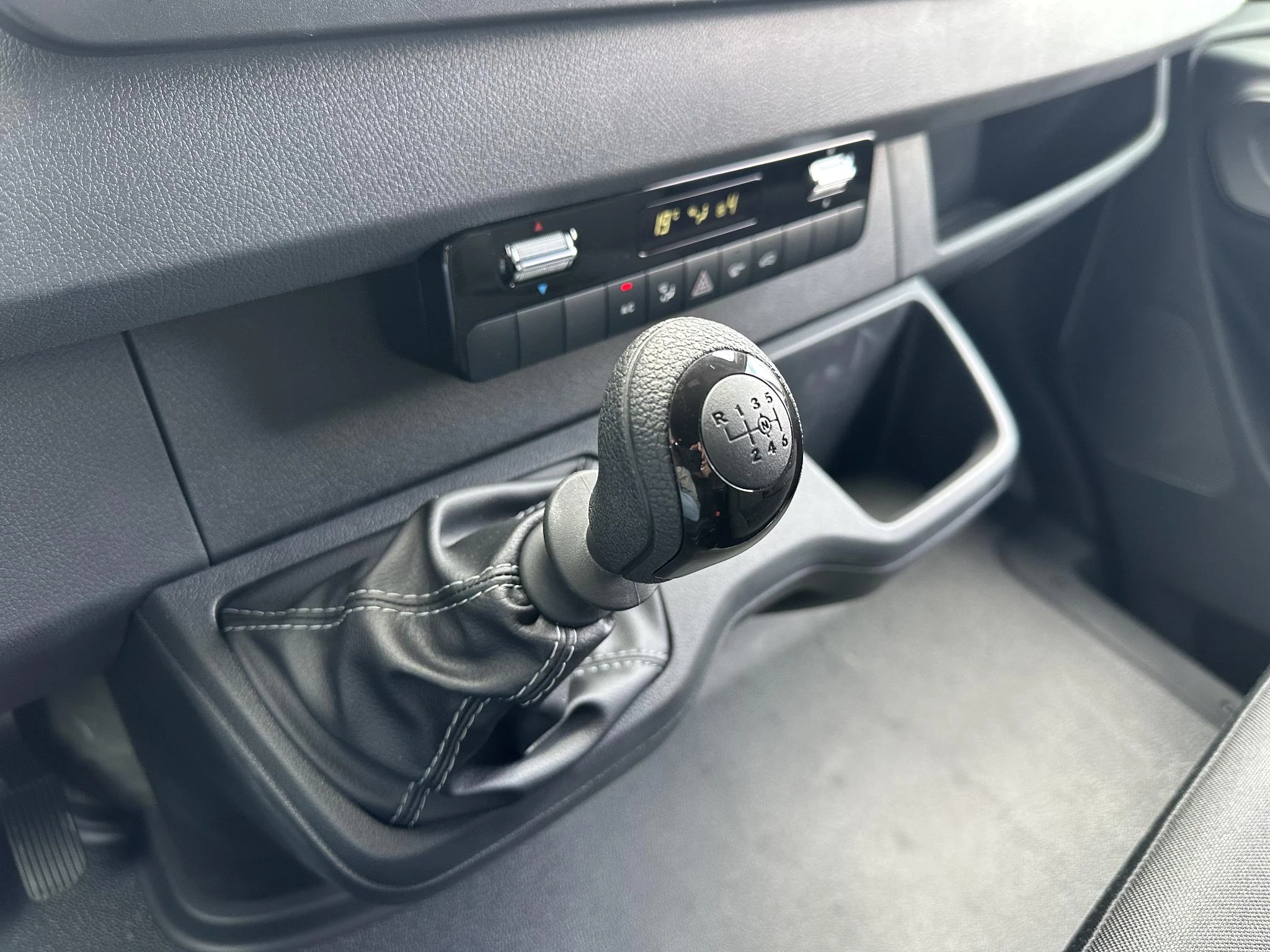 Mercedes-Benz Sprinter 2024 - 311 CDI L2H1 Airco Apple Carplay Navigatie afbeelding 14