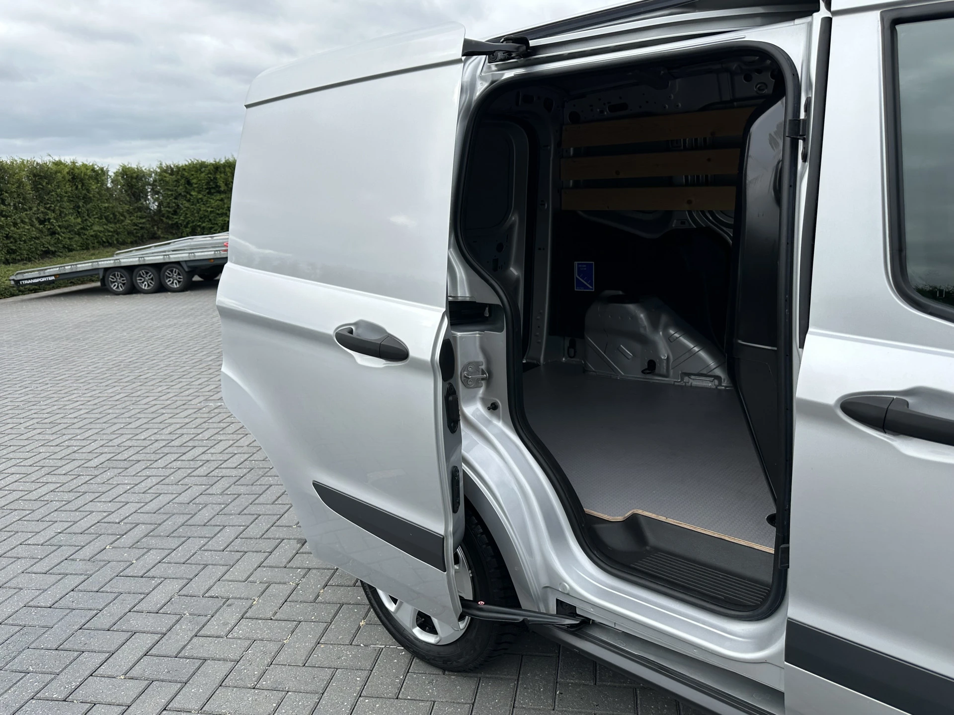 Ford Transit Courier 2021 - 1.5 TDCI / 1e EIGENAAR / 21.248 KM ! / AIRCO / STOELVERWARMING / PDC / NAVIGATIE / CARPLAY afbeelding 9