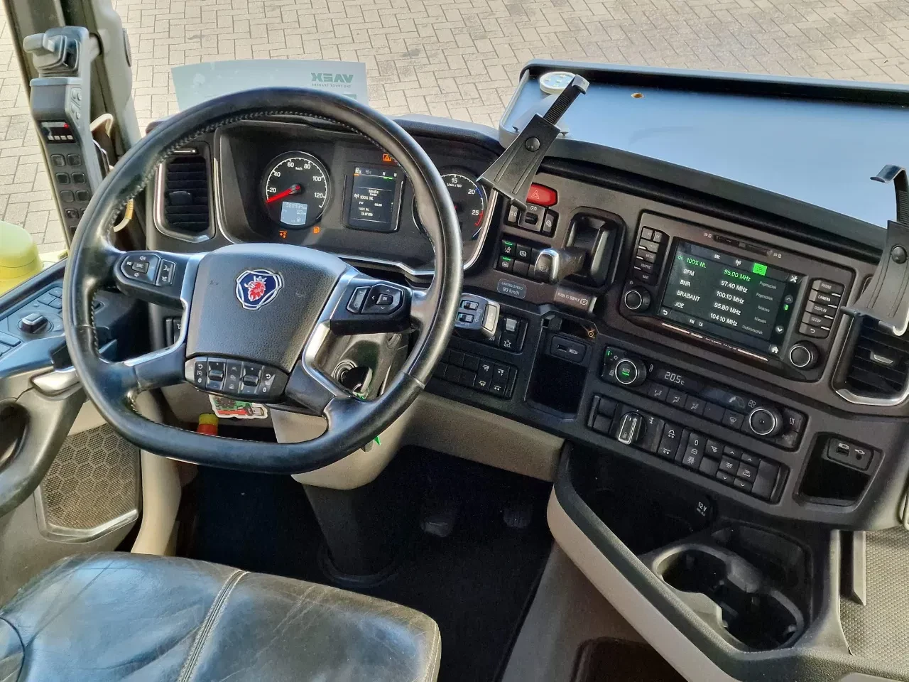 Scania R 2018 - R500 NGS 6x2*4 - HIAB Hooklift 21T - Retarder - Steering axle - Full air - Leather - Led imagen 19