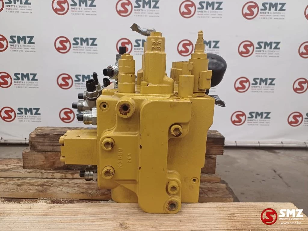 Caterpillar 2022 - Main valve control Caterpillar imagen 4