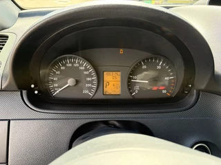 Mercedes-Benz Vito 2012 - 113CDI L1H1 4X4 Automaat Airco Trekhaak 186000KM image 8