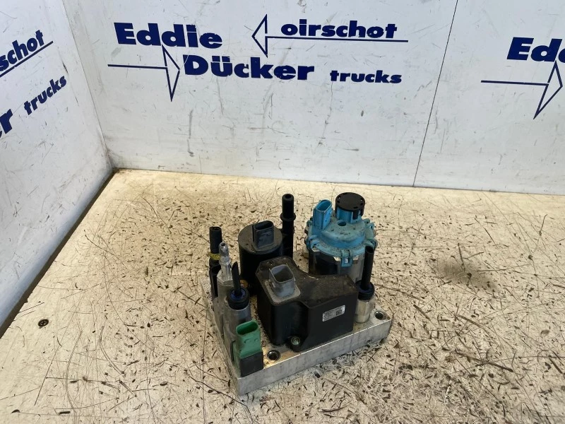 Renault 2024 - 7422396038 / 7423046482 ADBLUE PUMP image 3