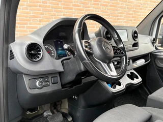 Mercedes-Benz Sprinter 2022 - 315CDI 150PK Aut. Bakwagen / Laadklep / Trekhaak 3.500KG afbeelding 2 miniatuur