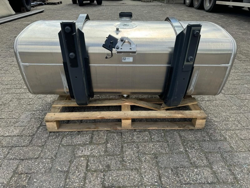 DAF 2023 - 2198109 BRANDSTOFTANK+STEUNEN 450 LTR (155X68X51CM) obrázek 3