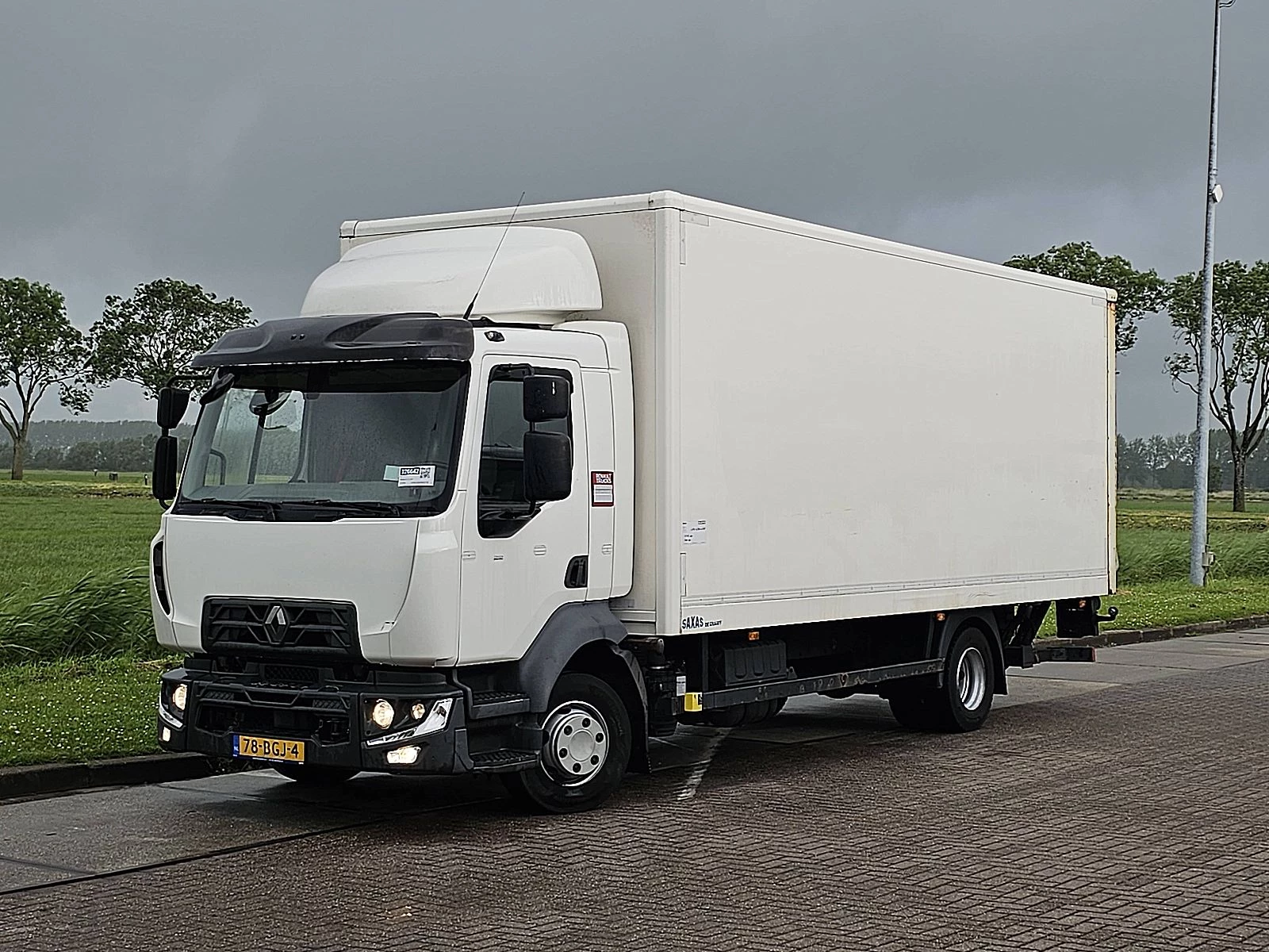 Renault 2015 - D 220 image 2