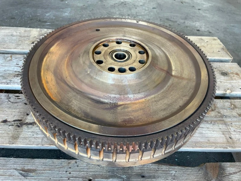 Volvo - 8192341 VLIEGWIEL D6B afbeelding 1
