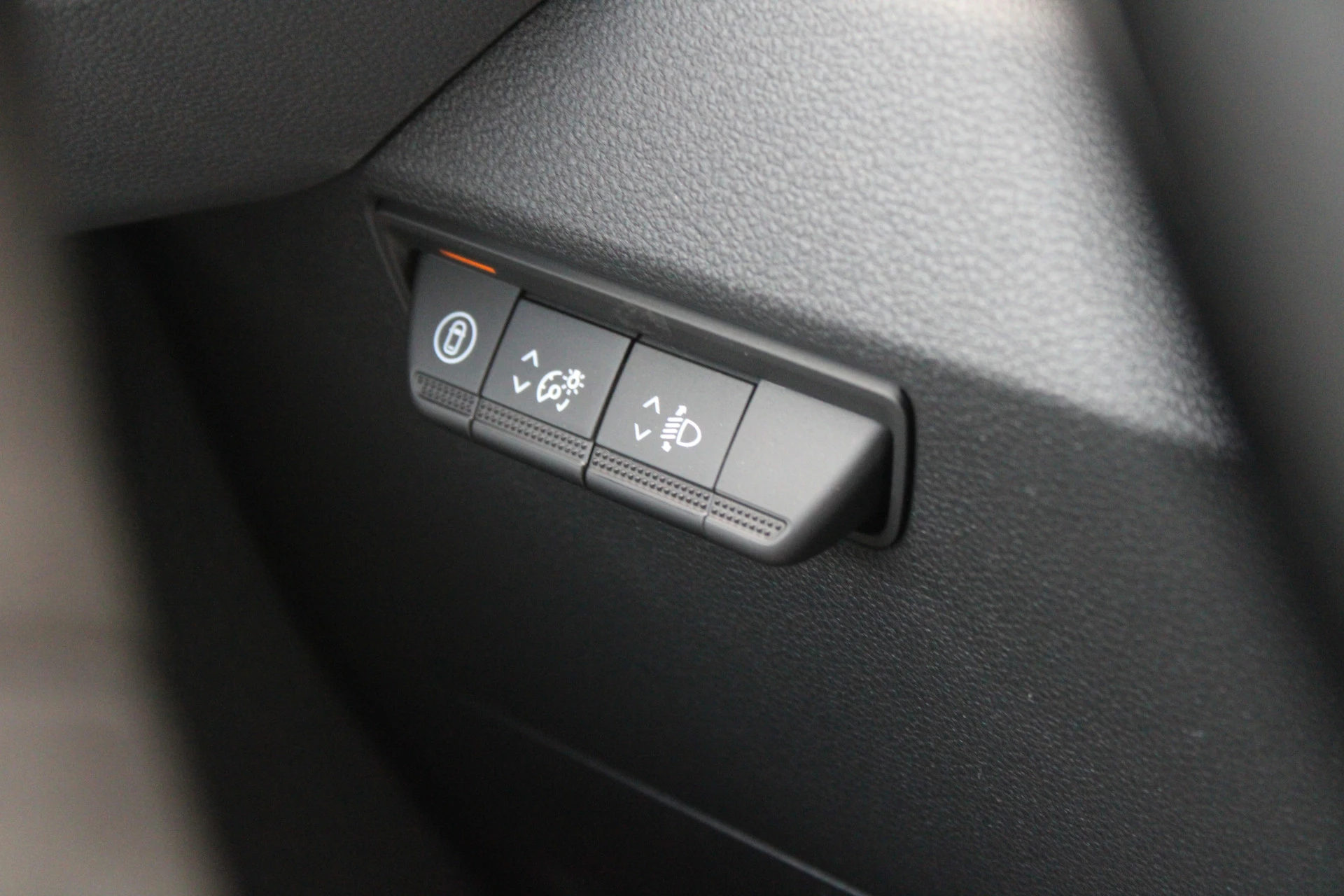 Renault Master 2024 - T35 2.0 dCi 170pk L2H2 Extra - Navigatie - Camera - 270 gr deuren - Parkeersensoren - Draadloos laden - Rijklaar Bild 17