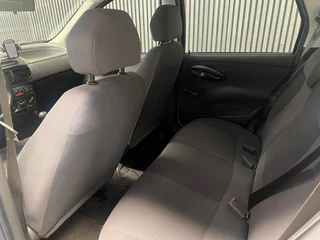 Fiat Punto 2005 - 1.4-16V Dynamic - Elektr.Ramen - Airco obrazek 16