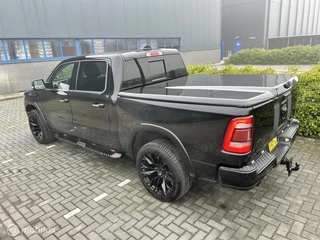 Dodge Ram 1500 2018 - 4X4 5.7 V8 4x4 Crew Cab Laramie black out lpg imagem 5