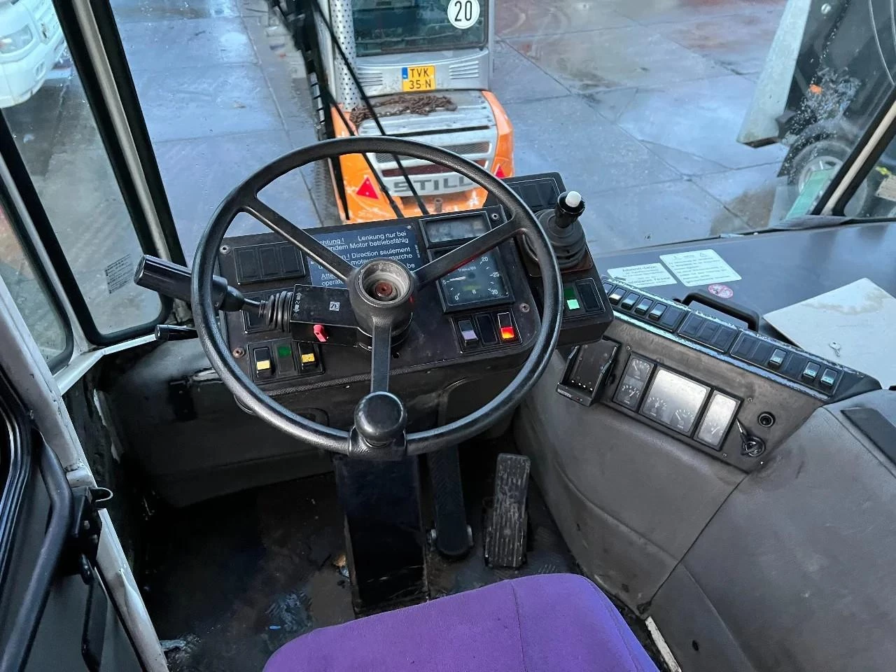 Mafi MT25T131C 4X2 *GEARBOX DON'T GO IN REVERSE* 2001 afbeelding 11