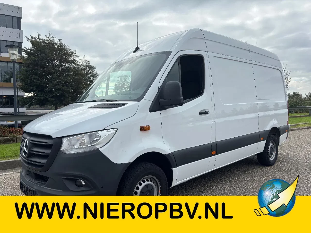 Mercedes-Benz Sprinter 2024 - 317CDI L2H2 Automaat Airco Navi Cruisecontrol 46000KM EURO 6 obrázek 1