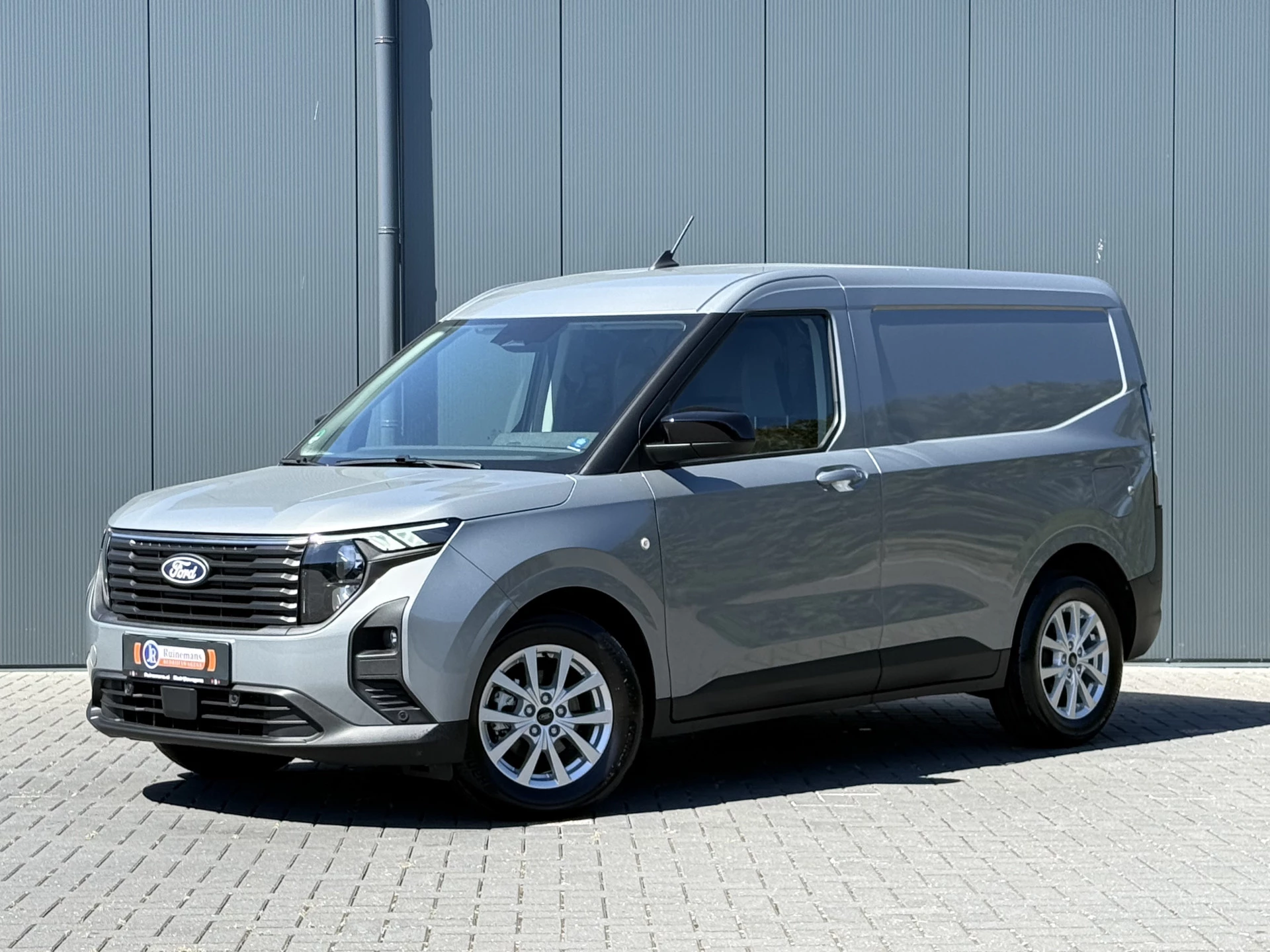 Ford Transit Courier 2023 - 1.0 EcoBoost 101 PK / LIMITED / BENZINE / **5.293 KM!!** / ECC / ADAPTIVE CRUISE / CAMERA / BLINDSPOT / LED image 2