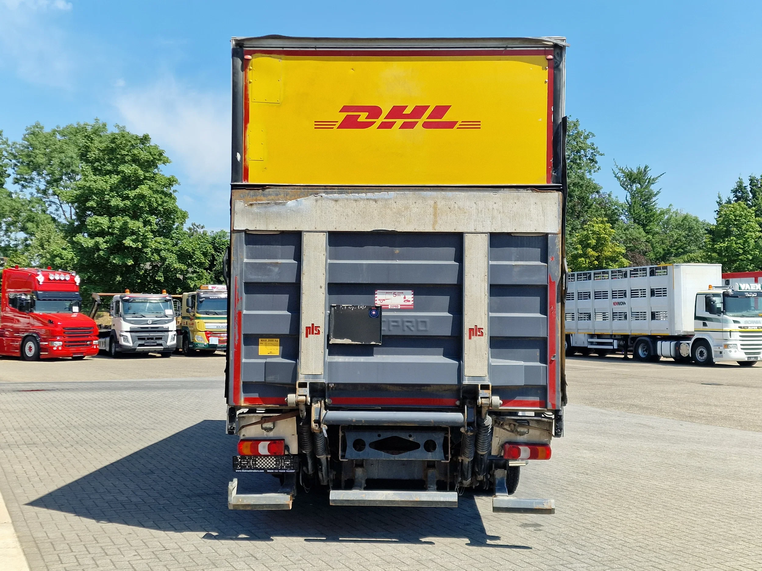 Mercedes-Benz Atego 2013 - 1223 4x2 Box with sidedoors - Loadlift - Euro 6 - Low KM - Automatic gearbox image 8