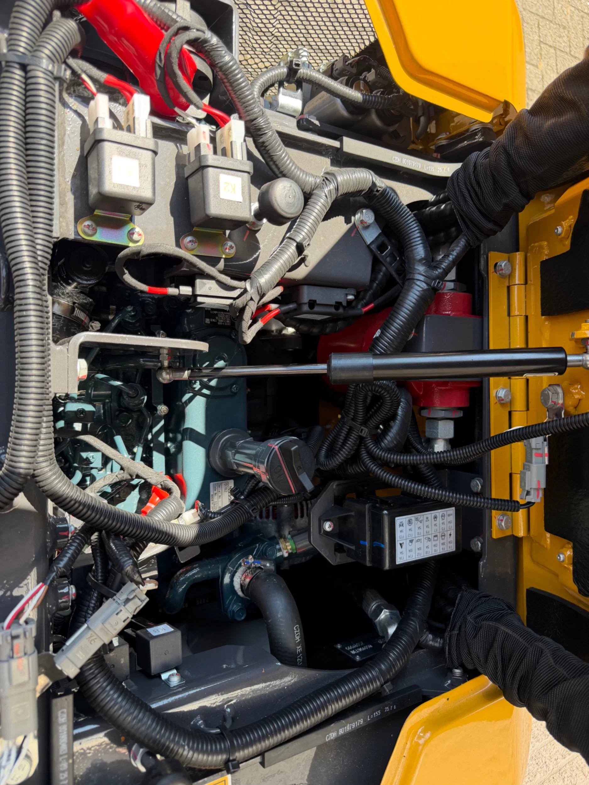 XCMG 2026 - XE10e Rupsgraafmachine Snelwissel + Joysticks & Bakkenset KUBOTA MOTOR afbeelding 18