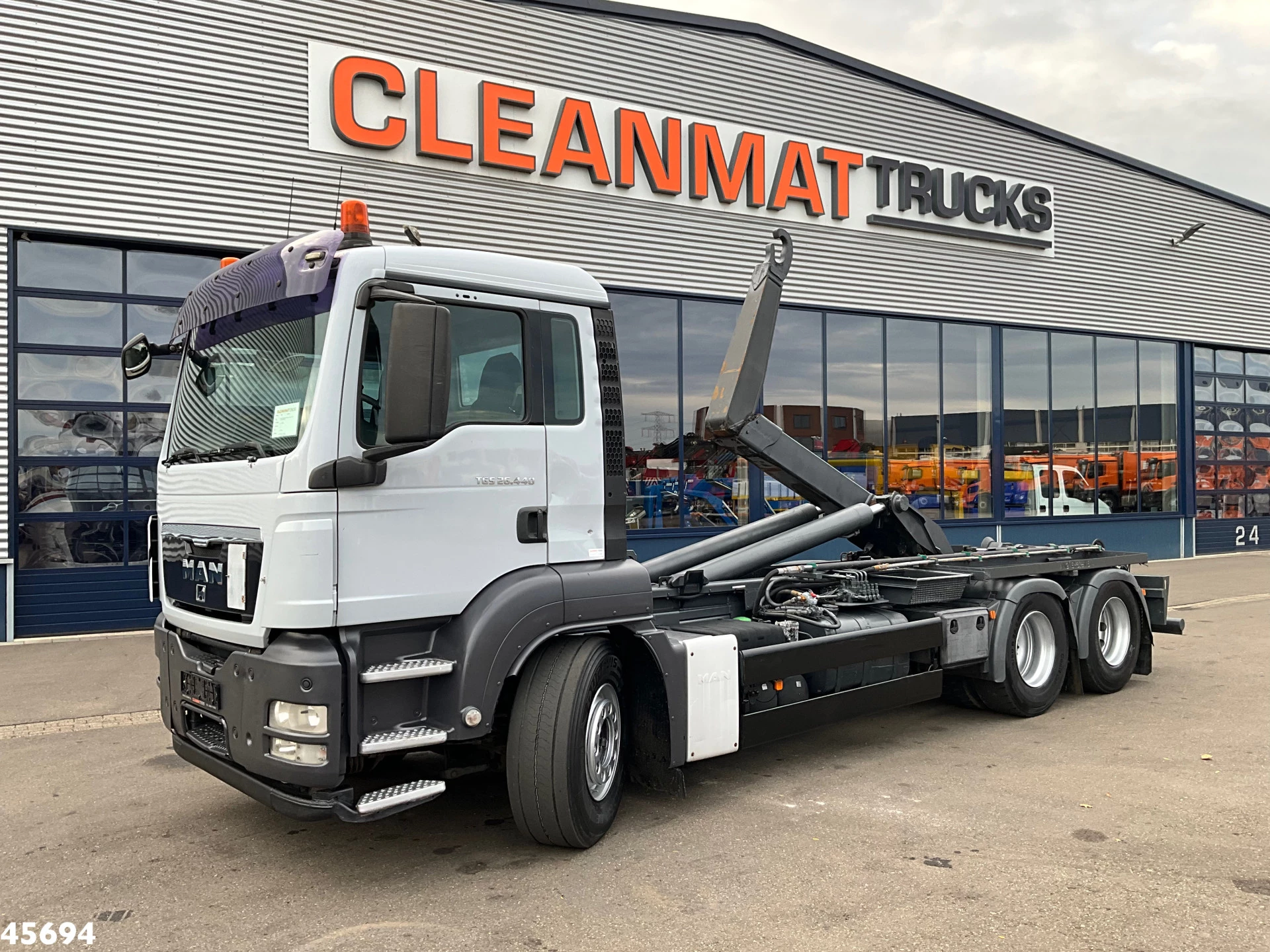 MAN TGS 2012 - 26.440 6x4 ZF Intarder Manual 26 Ton haakarmsysteem afbeelding 1
