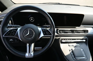 Mercedes-Benz V-Class 2024 - 300d 4-Matic Exclusive AMG L3 DC zdjecie 19