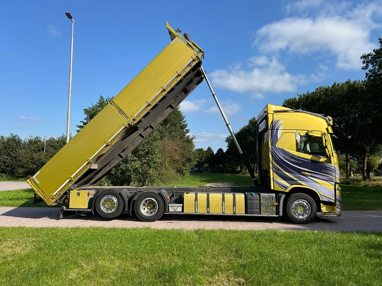 Volvo FH 2013 - 520 multitransporter kipper / tipper full options afbeelding 1