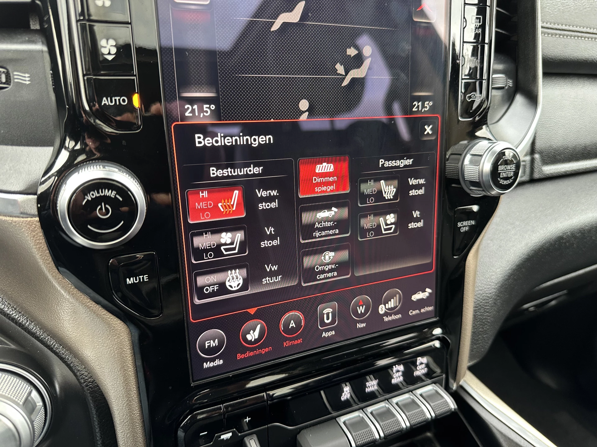 Dodge Ram 1500 2018 - 5.7 V8 LARAMIE / LPG / TREKHAAK 3.5T / ADAPTIVE CRUISE / LUCHTVERING / CAMERA / PANO / 12 INCH SCREEN / DELMONICO RED zdjęcie 16