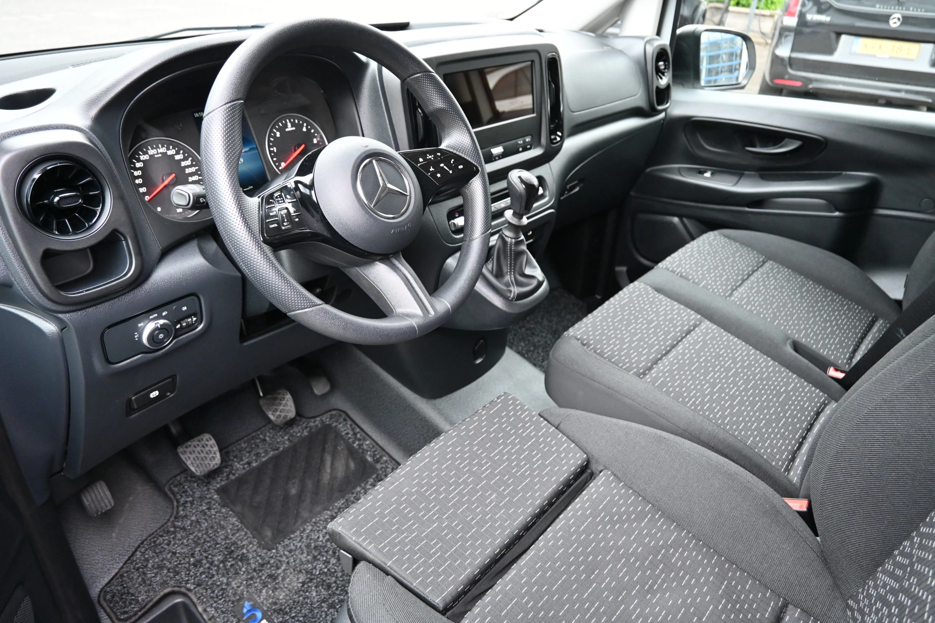 Mercedes-Benz Vito 2024 - 116 CDI L2 Pro imagem 4