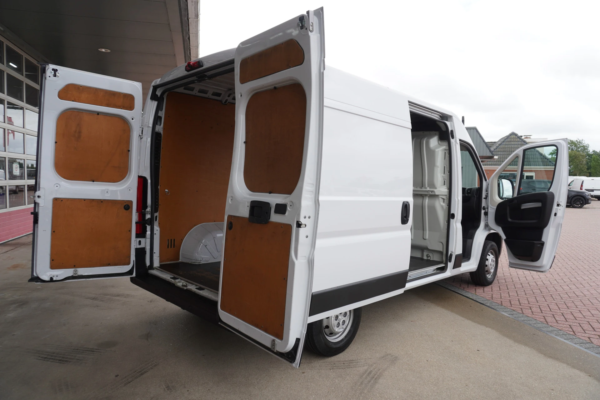 Peugeot Boxer 2023 - 2.2 BlueHDi 140PK L2H2 3.3t afbeelding 5