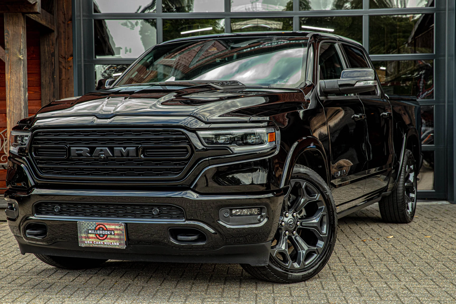 Dodge Ram 1500 2023 - Limited image 2