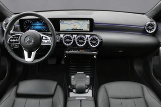 Mercedes-Benz A-Class 2022 - 200 AUT7 Luxury Line PANORAMADAK LEDER SFEER KEY-LESS GO Bild 2 Miniaturansicht