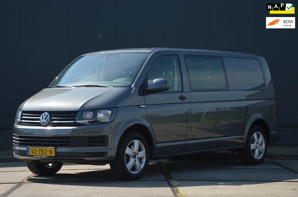 Volkswagen Transporter 2016 - 2.0 TDI L2H1 DC Comfortline 150PK Euro 6 Airco Schuifdeur Trekhaak image 1