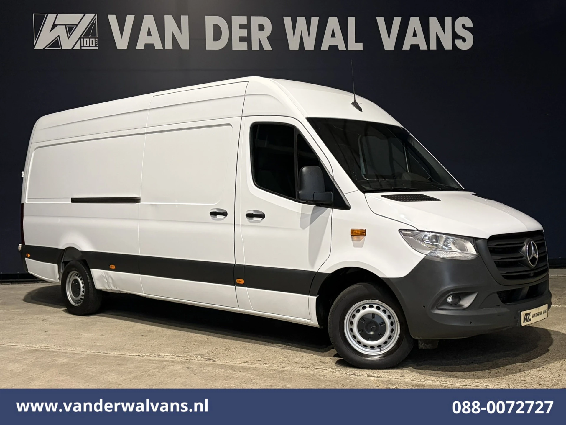 Mercedes-Benz Sprinter 2023 - 317 CDI 170pk L3H2 Euro6 Airco | 360 Graden Camera | Navigatie | Chauffeursstoel | Apple Carplay afbeelding 1