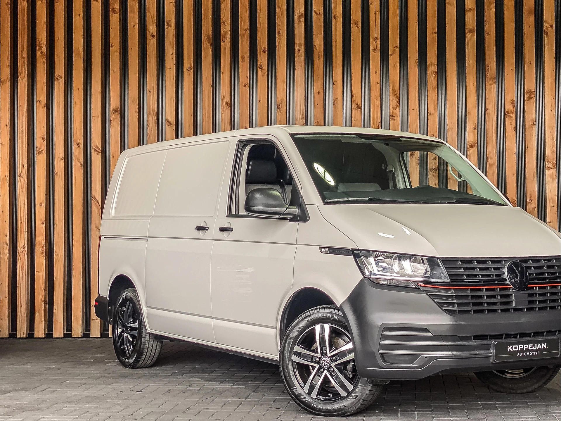 Volkswagen Transporter 2020 - 2.0 TDI 110PK Bestelwagen L1H1 afbeelding 24