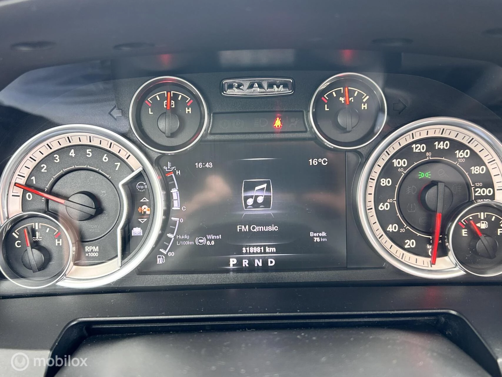 Dodge Ram 1500 2014 - 5.7 V8 Crew Cab 6'4 sport black out MARGE afbeelding 17