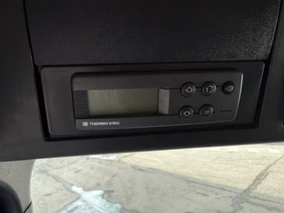Mercedes-Benz Antos 1824 2014 - 4X2 EURO 6 + THERMO KING + DHOLLANDIA obrazek 17