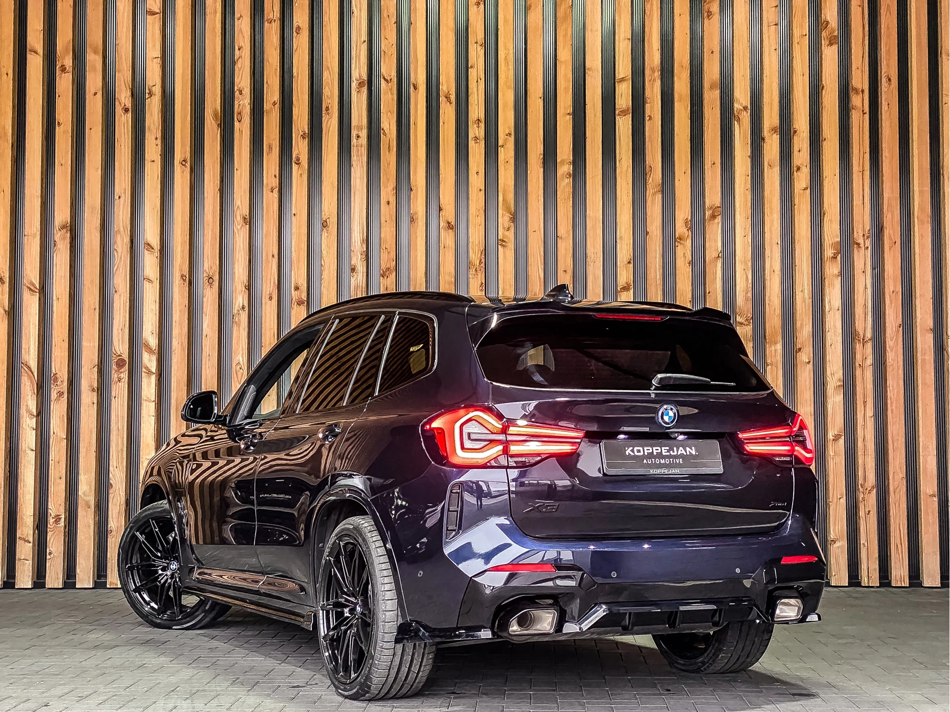 BMW X3 2023 - xDrive30e 292PK High Executive M-Sport obrázek 19