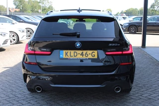 BMW 3 Series 2022 - Touring 330e High Executive M-SPORT PANORAMADAK MEMORY KEY-LESS CAMERA CARPLAY obrazek 7