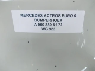 Mercedes-Benz Actros - A 960 880 81 72 BUMPERHOEK EURO 6 изображение 3 миниатюра