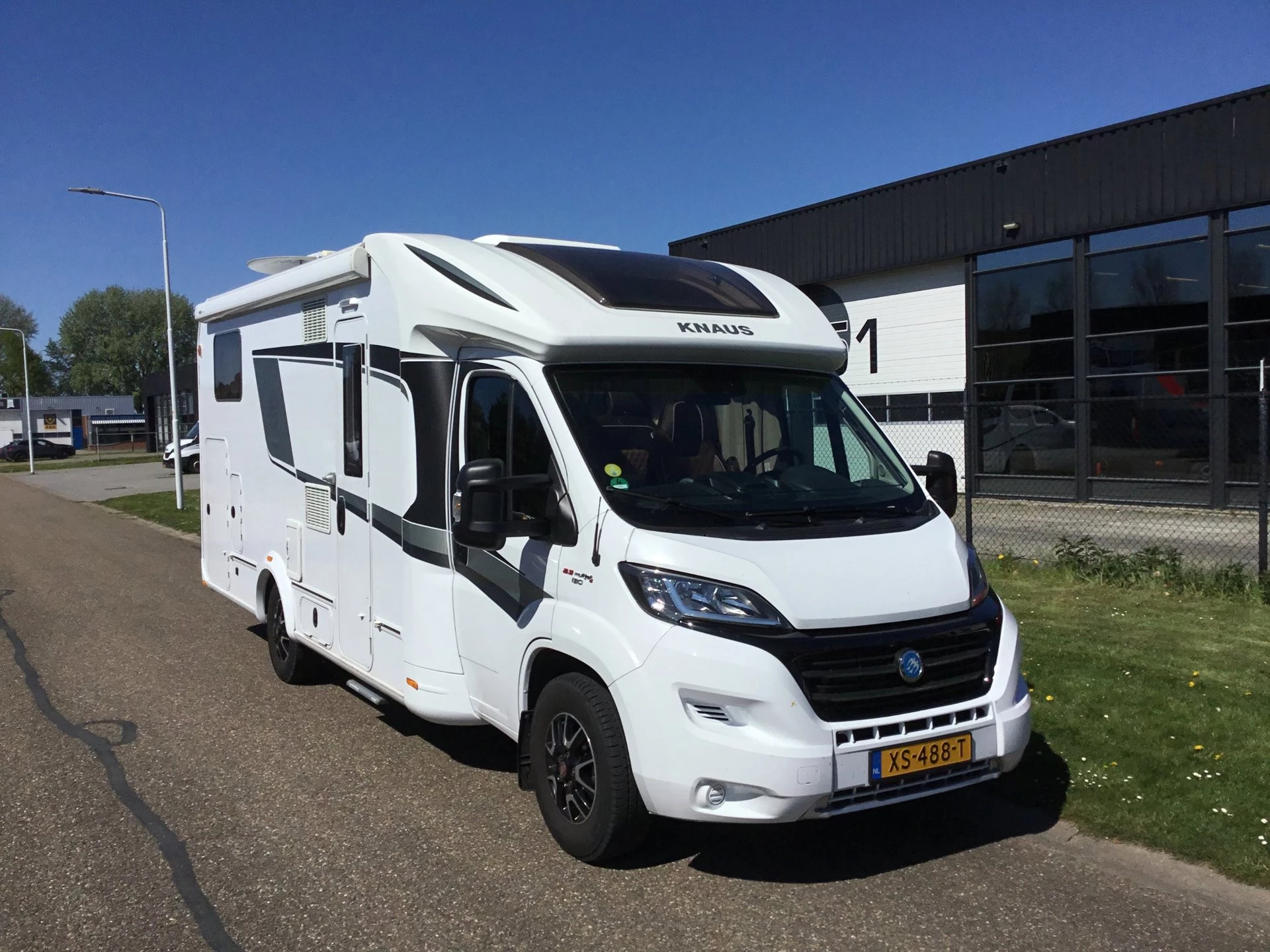 Knaus R22 2019 - 700 MEG PLATINUM AUTOMAAT, LEVEL, 25.000KM afbeelding 1