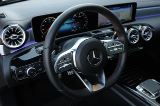 Mercedes-Benz CLA 2019 - Shooting Brake 200 163PK AUT7 AMG LINE PANORAMADAK CARPLAY SFEER 18'' WIDESCREEN TREKHAAK image 19