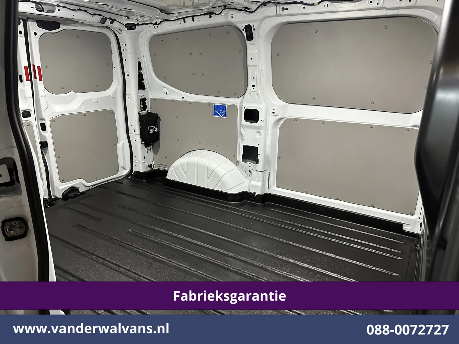 Ford Transit Custom 2024 - 2.0 TDCI L1H1 Fabrieksgarantie Euro6 Airco | Camera | LED | Apple Carplay | Cruisecontrol zdjęcie 13
