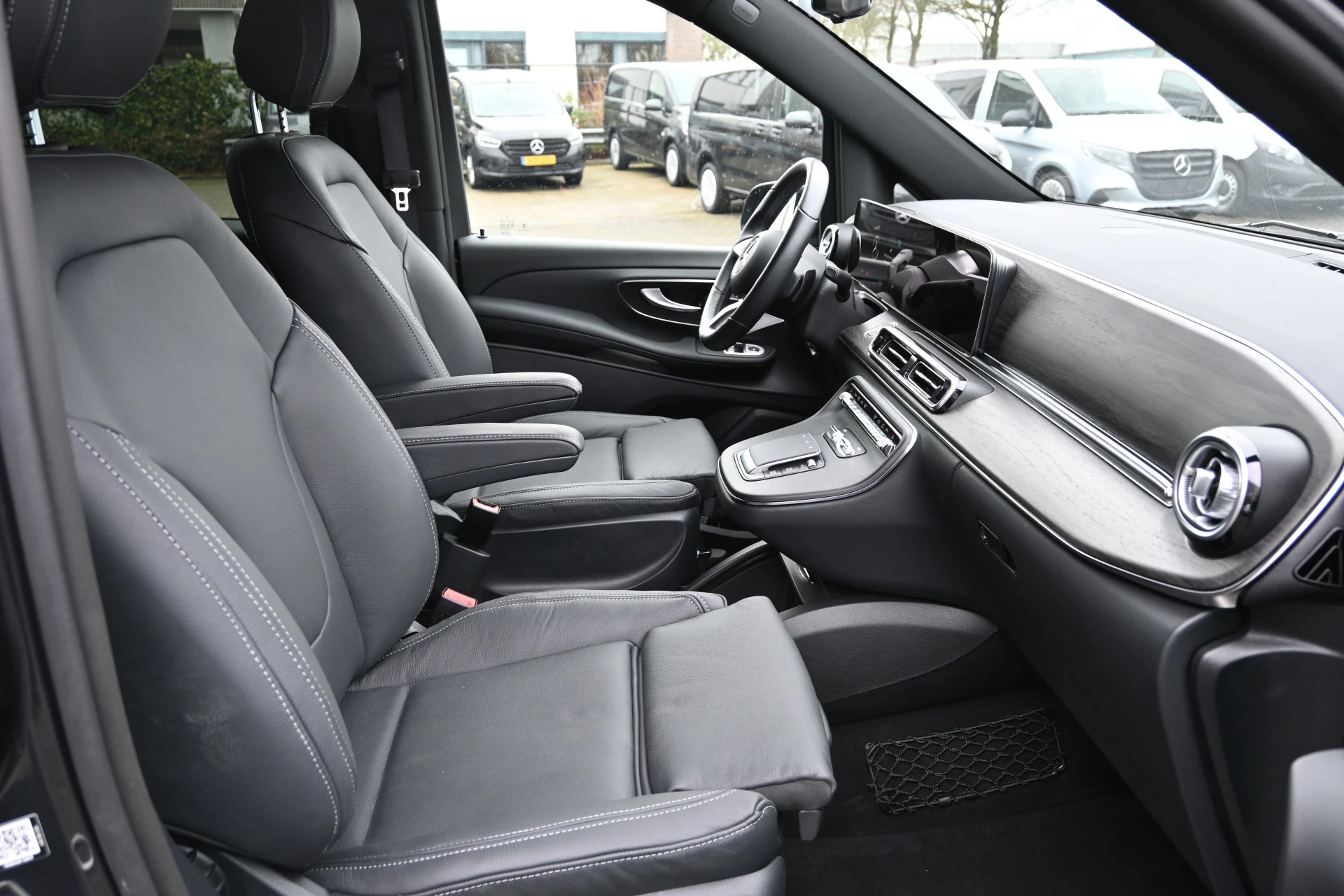 Mercedes-Benz V-Class 2024 - 300d AMG L2 DC imagen 12