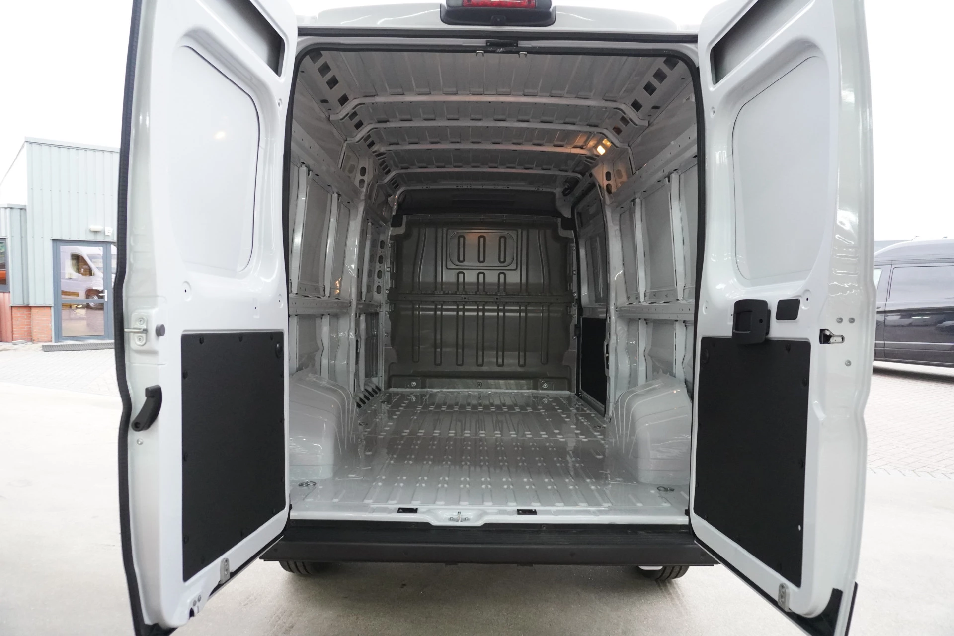 Fiat Ducato 2024 - 2.2 MultiJet 180PK S&S L3H2 Automaat image 12