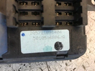 Renault N/A 2006 - 5010516886 ZEKERINGKAST MIDLUM obrazek 3