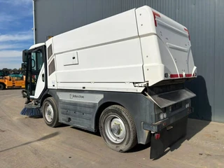 Johnston 2018 - CX401 - 80km/h - sweeper image 2 thumbnail