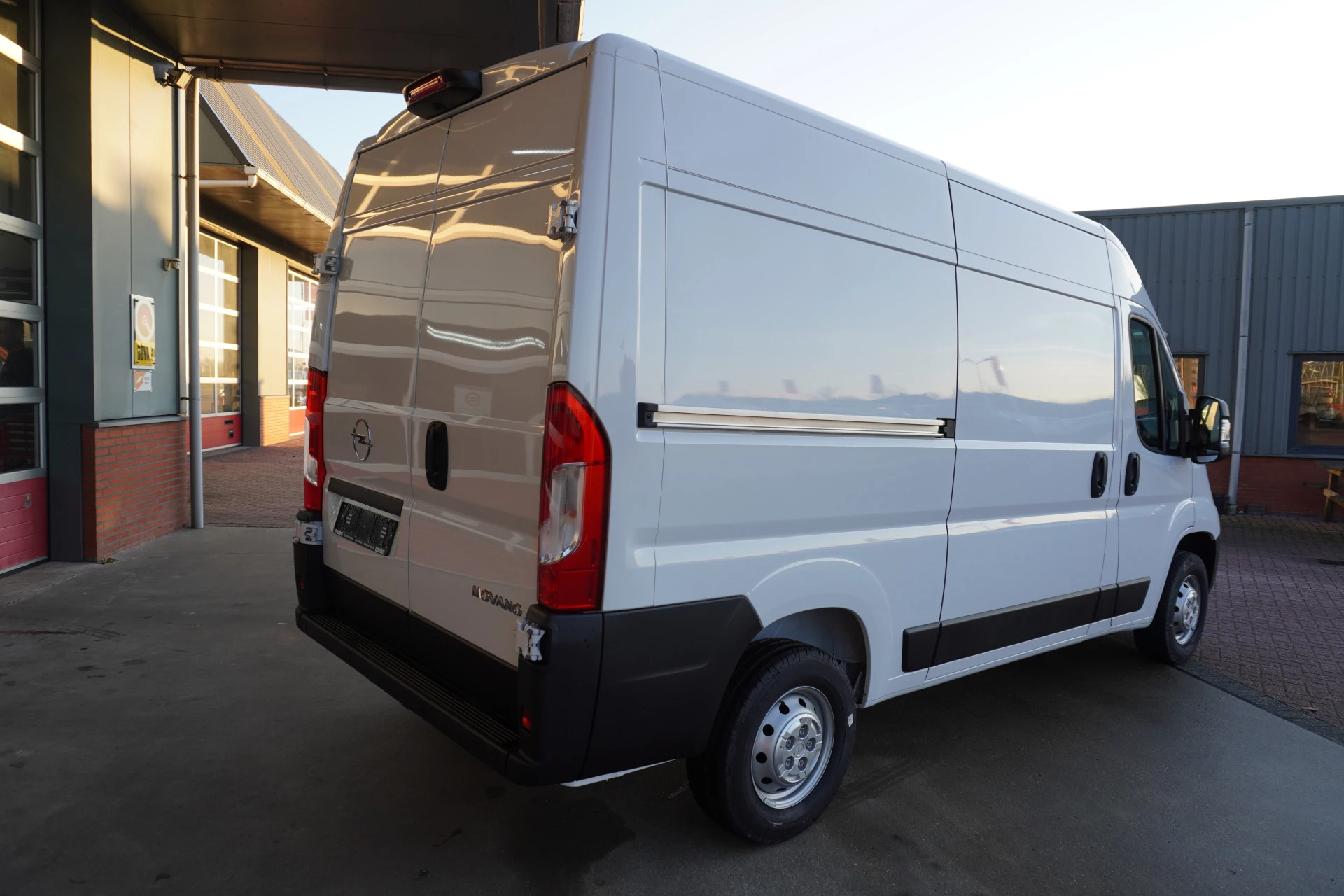 Opel Movano 2024 - 2.2D 140PK L2H2 obrázek 4