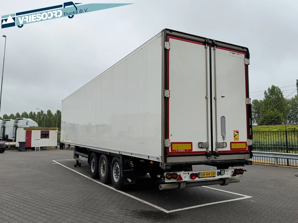 Schmitz Cargobull 2015 - BLOEMENUITVOERING zdjęcie 4