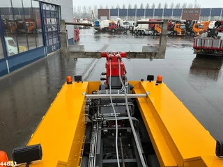 Scania R 2017 - R730 V8 8x4 Euro 6 Retarder Recovery truck Just 17.951 km! image 24