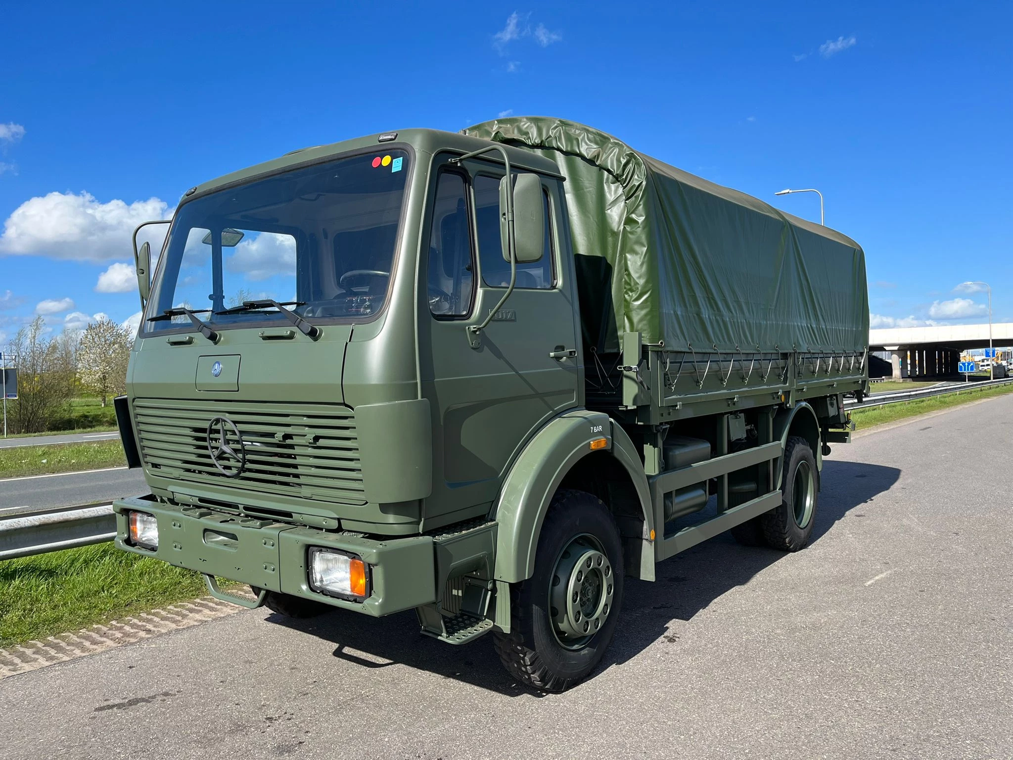 Mercedes-Benz 1017 4X4 ex army reconditioned 1987 Bild 1