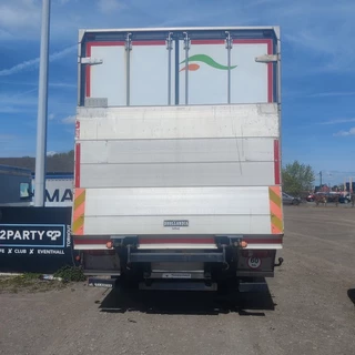 Renault Midlum-With-Hanging-Work-In-The-Fridge 2011 - N/A obrazek 5