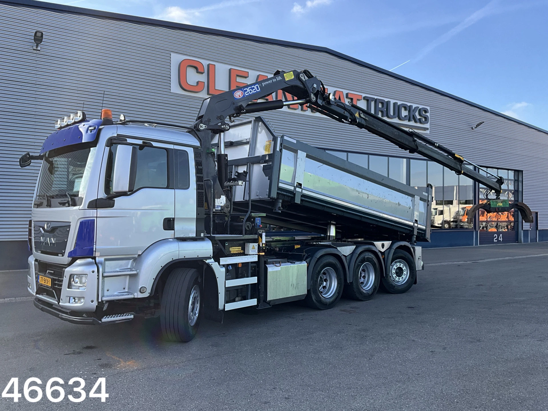 MAN TGS 2018 - 35.460 8x4 Euro 6 HMF 26 Tonmeter laadkraan afbeelding 1