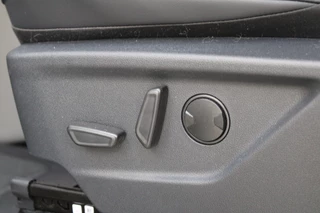 Ford Tourneo Custom 2024 - 320 2.0 TDCI L2H1 Titanium X DC 170pk - Adaptive Cruise - LED - Blind Spot - Leder - Navigatie - 360 Camera - Trekhaak - Rijklaar obrazek 18
