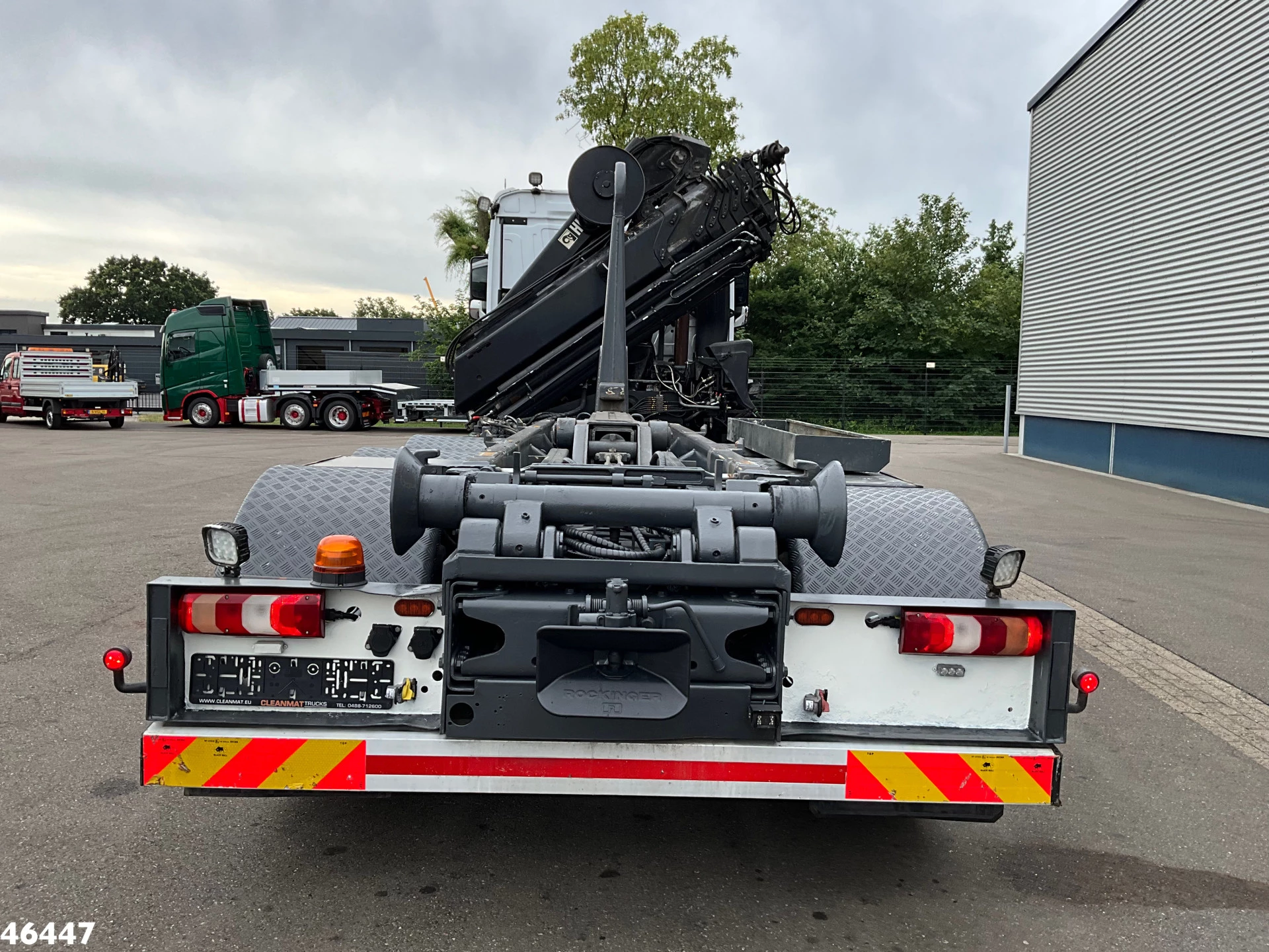 Mercedes-Benz Arocs 3251 8x4 Euro 6 HIab 28 Tonmeter laadkraan 2016 obrázek 3